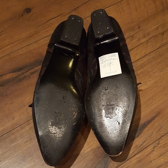 Margaret Jerrold - Metallic‎ Suede Bow Cut Out Loafers - Picture 5 of 7